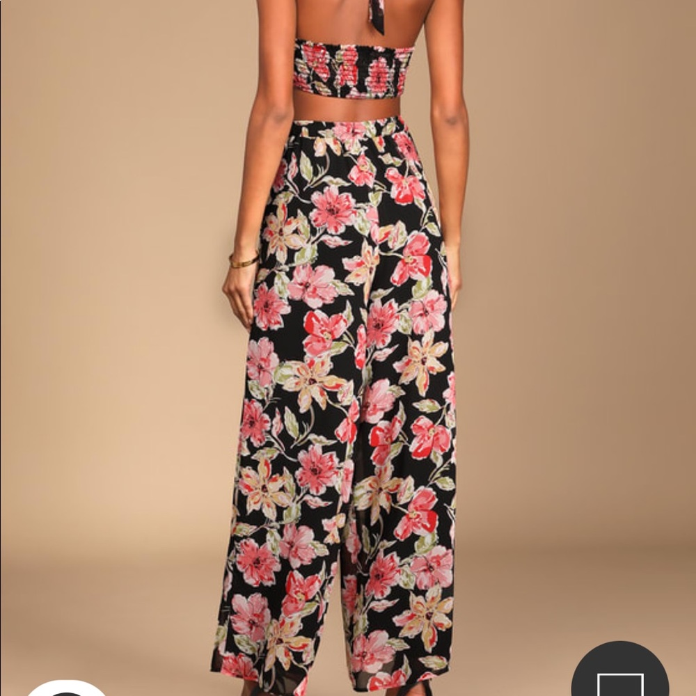 Lulus 2 piece resort wear set! Cropped top and high waisted pants. - Picture 3 of 10